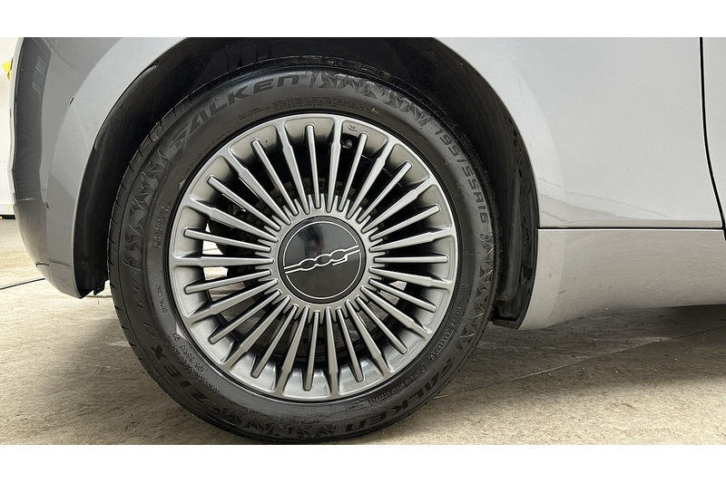 Fiat 500e C Icon - U3999