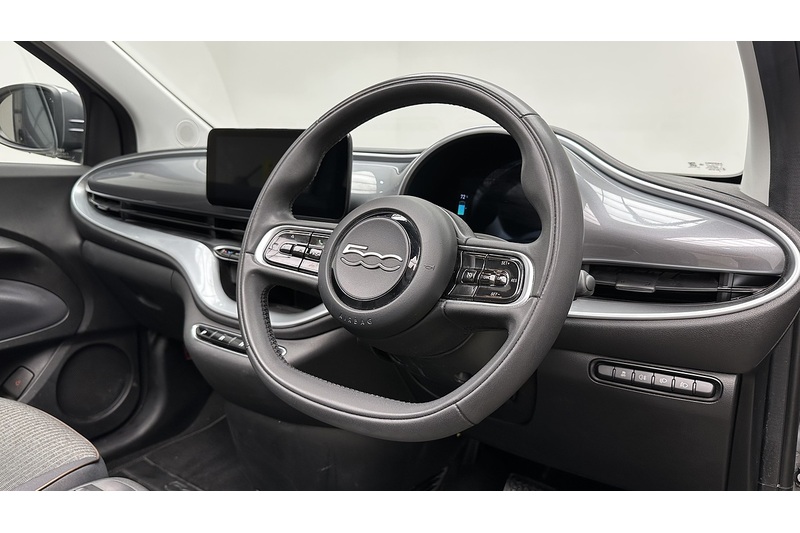 Fiat 500e C Icon - U3999