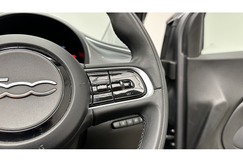 Fiat 500e C Icon - U3999