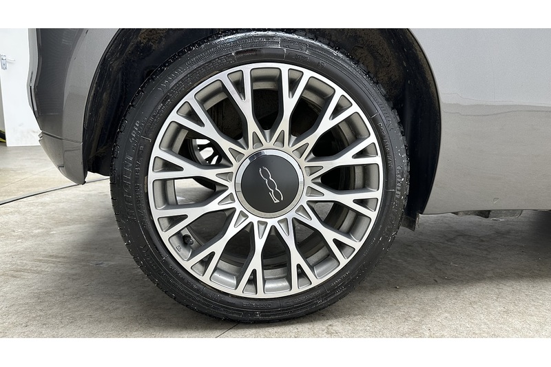 Fiat 500 MHEV Dolcevita Plus - U4009