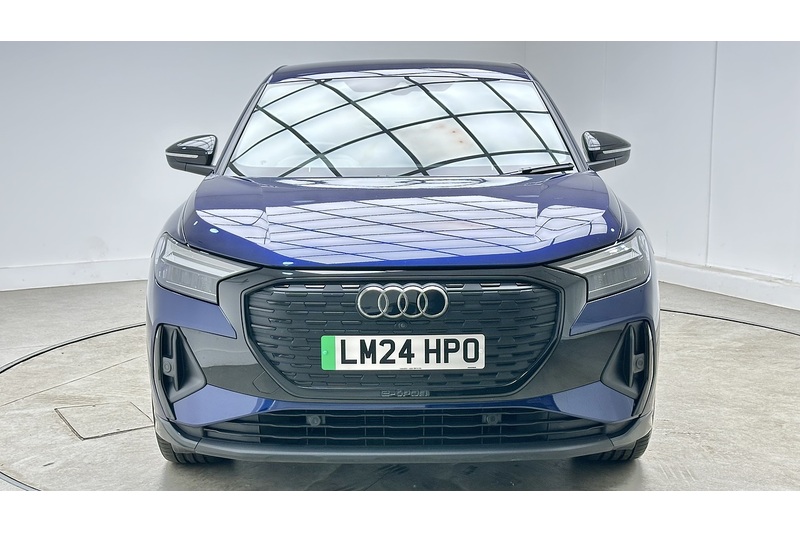 Audi Q4 e-tron Black Edition - U4023