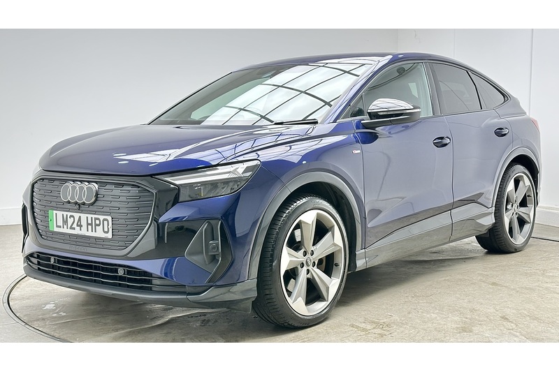 Audi Q4 e-tron Black Edition - U4023