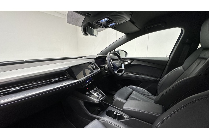 Audi Q4 e-tron Black Edition - U4023
