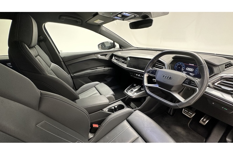 Audi Q4 e-tron Black Edition - U4023