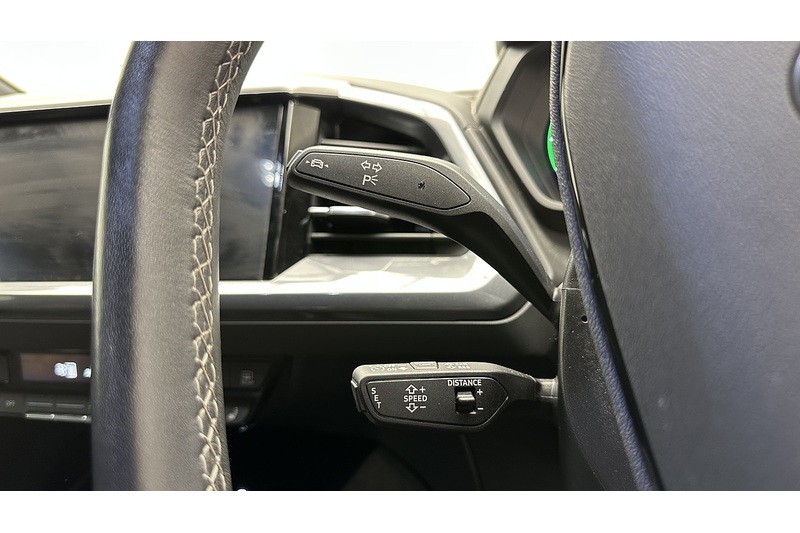 Audi Q4 e-tron Black Edition - U4023