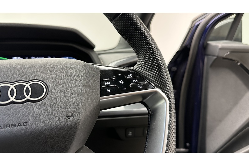 Audi Q4 e-tron Black Edition - U4023