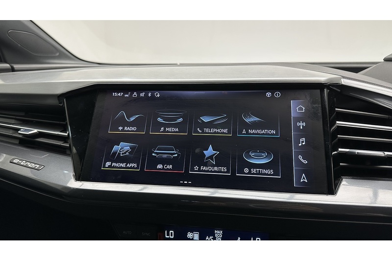 Audi Q4 e-tron Black Edition - U4023