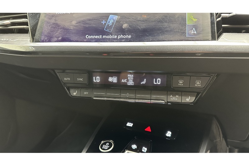 Audi Q4 e-tron Black Edition - U4023