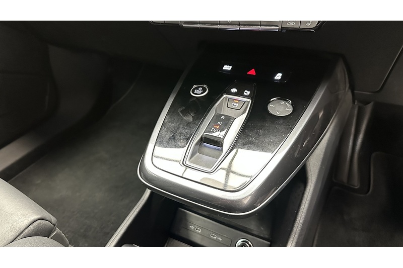 Audi Q4 e-tron Black Edition - U4023