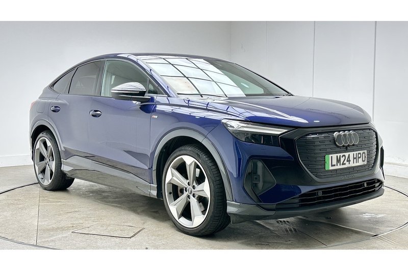 Audi Q4 e-tron Black Edition - U4023