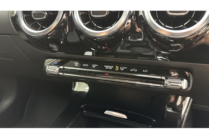 Mercedes-Benz A Class A180 AMG Line - U4052