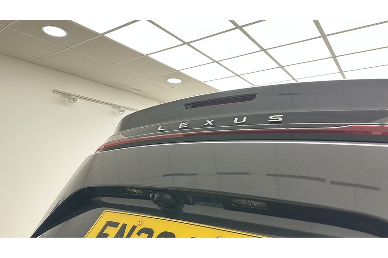 Lexus RZ 450e Premium - U4059