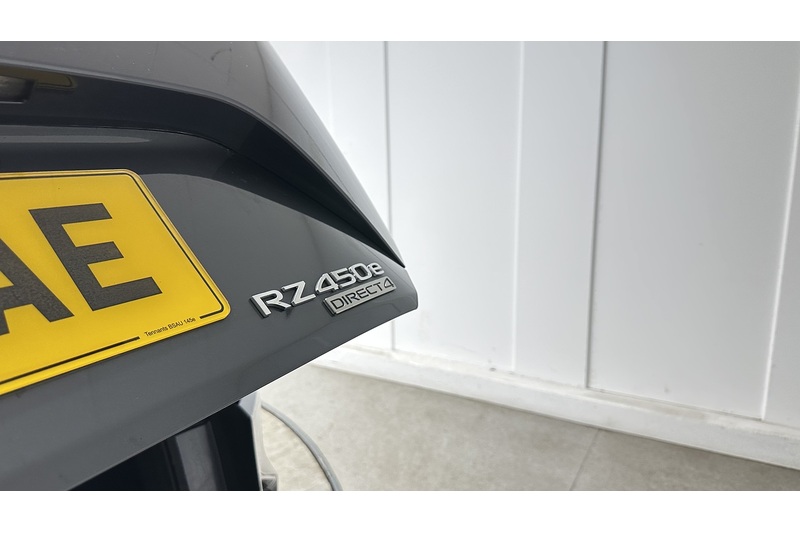 Lexus RZ 450e Premium - U4059