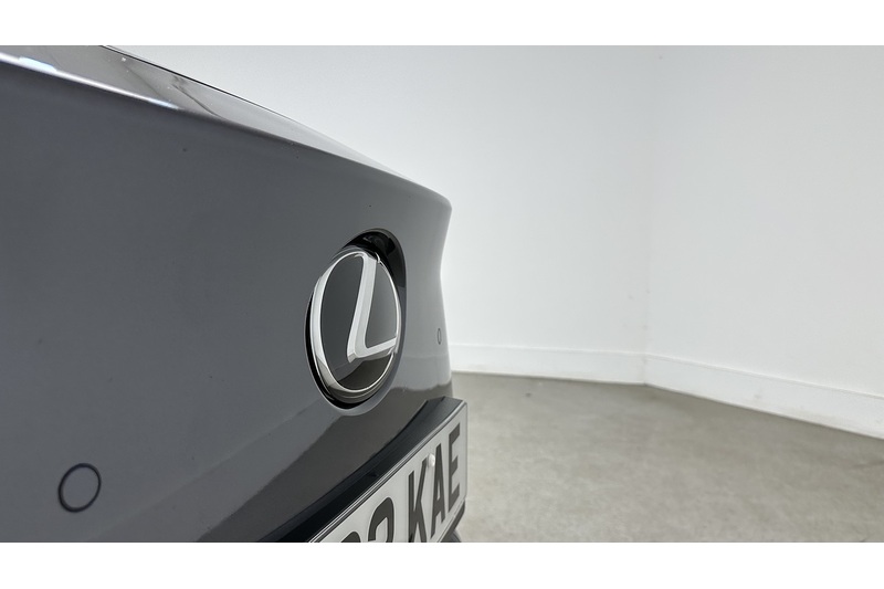 Lexus RZ 450e Premium - U4059