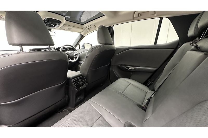Lexus RZ 450e Premium - U4059