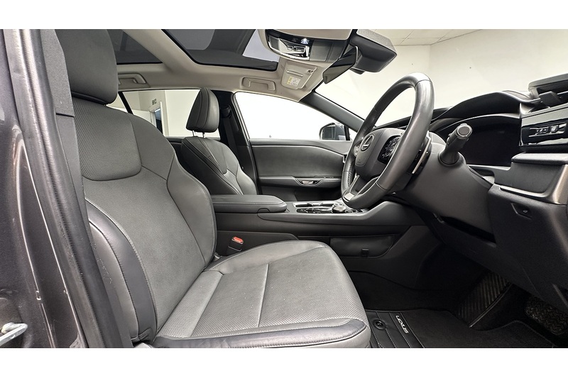 Lexus RZ 450e Premium - U4059