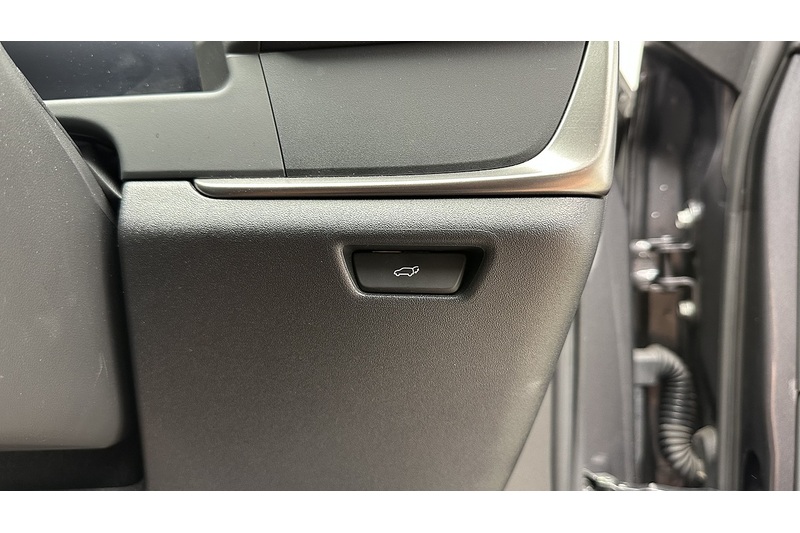 Lexus RZ 450e Premium - U4059