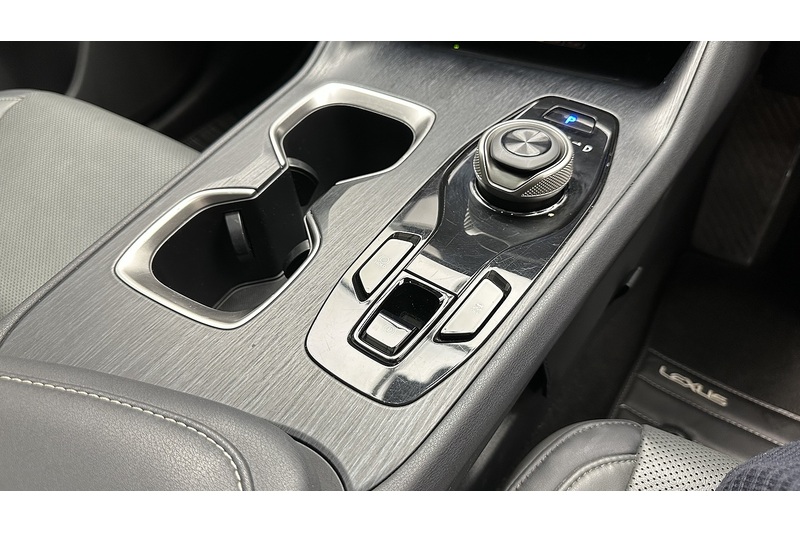 Lexus RZ 450e Premium - U4059