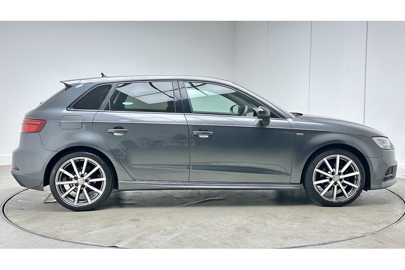 Audi A3 TFSI Black Edition - U4068