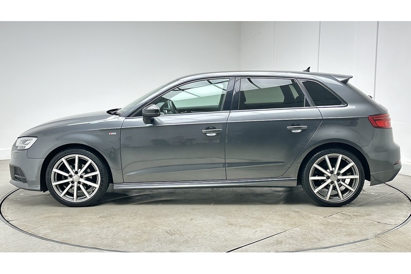 Audi A3 TFSI Black Edition - U4068