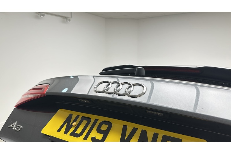 Audi A3 TFSI Black Edition - U4068
