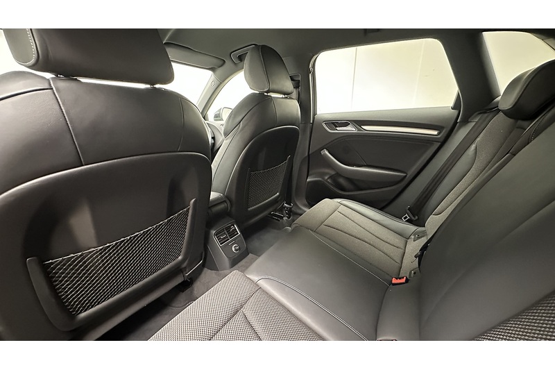 Audi A3 TFSI Black Edition - U4068