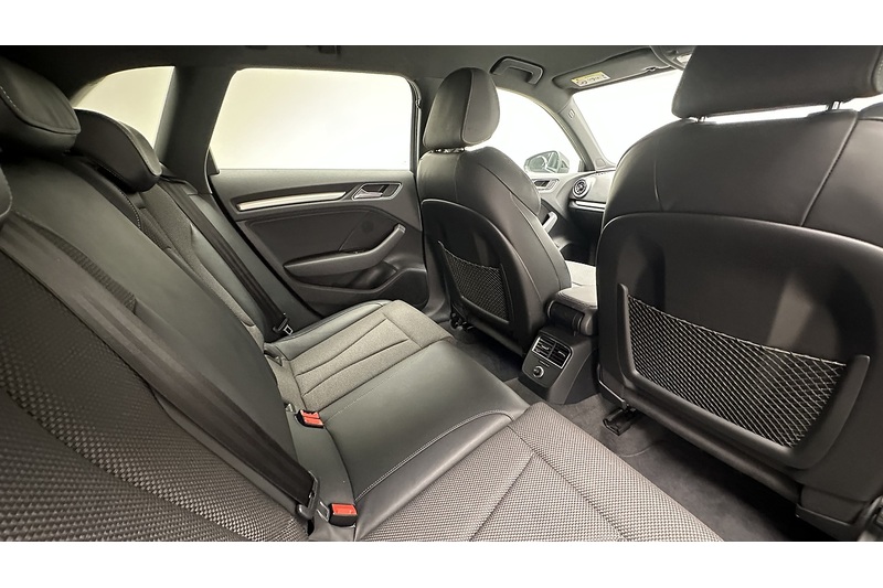 Audi A3 TFSI Black Edition - U4068