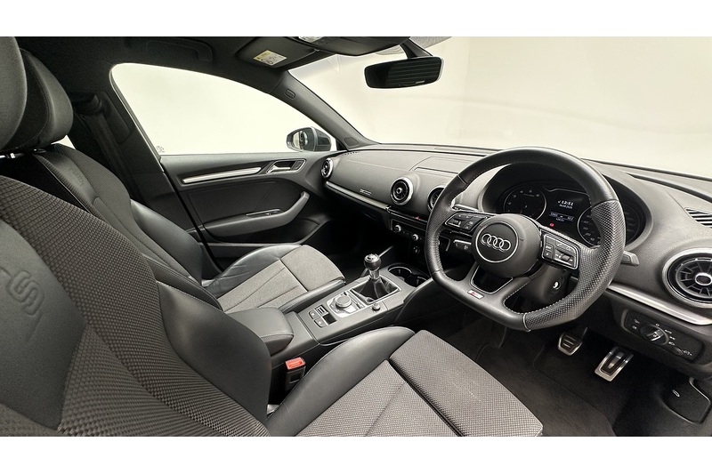 Audi A3 TFSI Black Edition - U4068