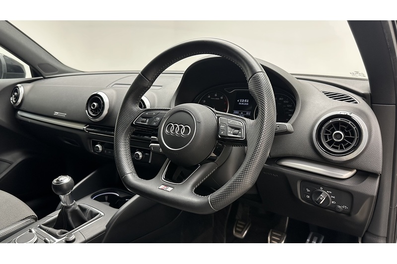 Audi A3 TFSI Black Edition - U4068