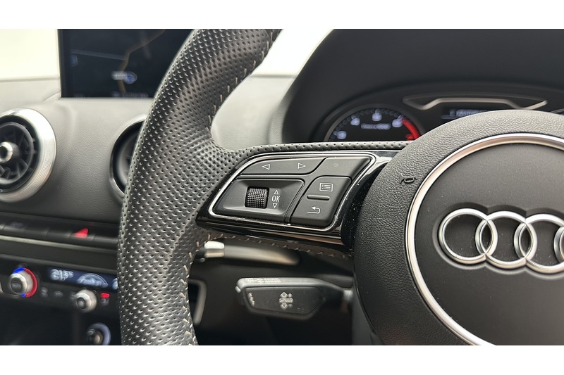 Audi A3 TFSI Black Edition - U4068