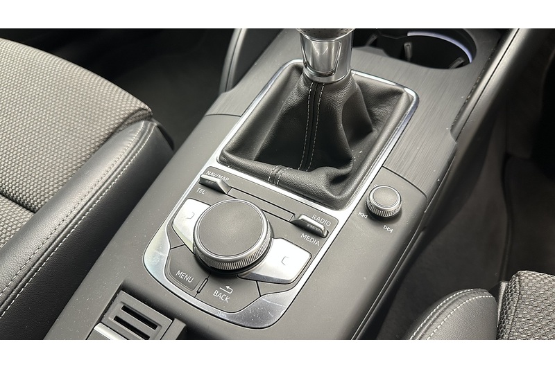 Audi A3 TFSI Black Edition - U4068