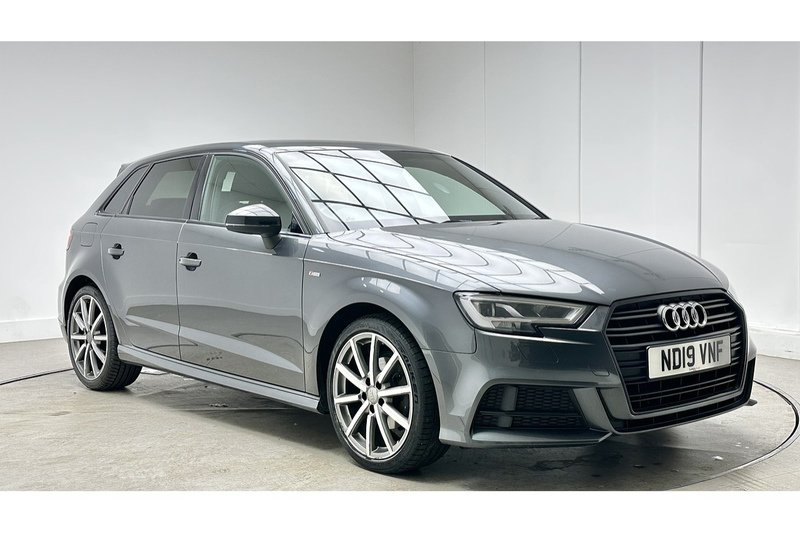 Audi A3 TFSI Black Edition - U4068
