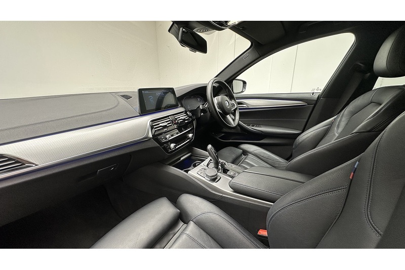 BMW 5 Series 530e M Sport - U4083
