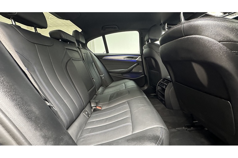 BMW 5 Series 530e M Sport - U4083