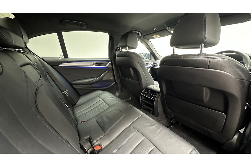 BMW 5 Series 530e M Sport - U4083
