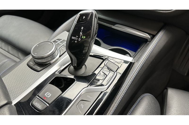 BMW 5 Series 530e M Sport - U4083