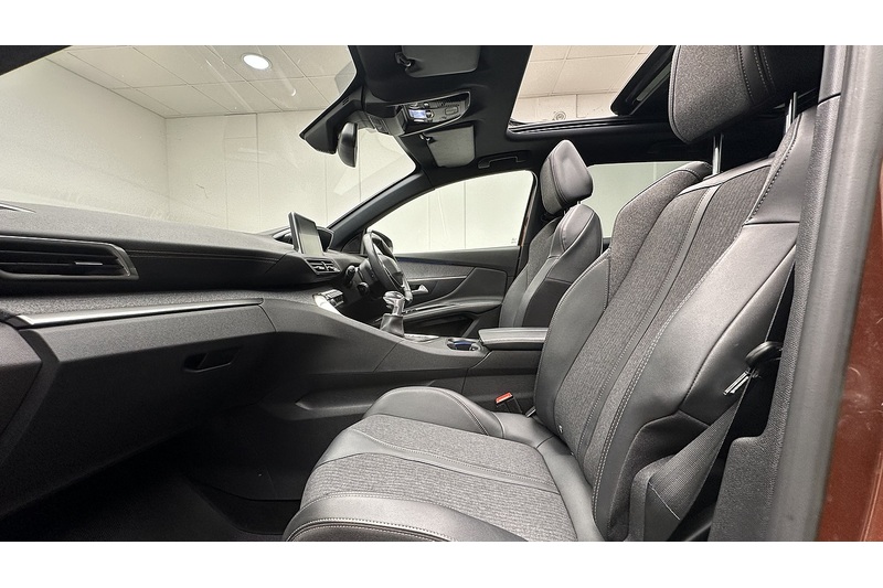 Peugeot 3008 PureTech GT Line Premium - U4116
