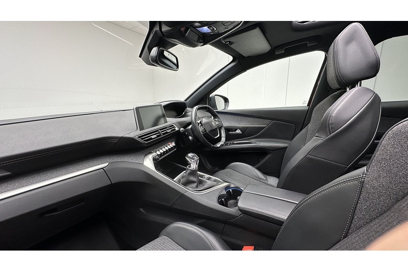 Peugeot 3008 PureTech GT Line Premium - U4116