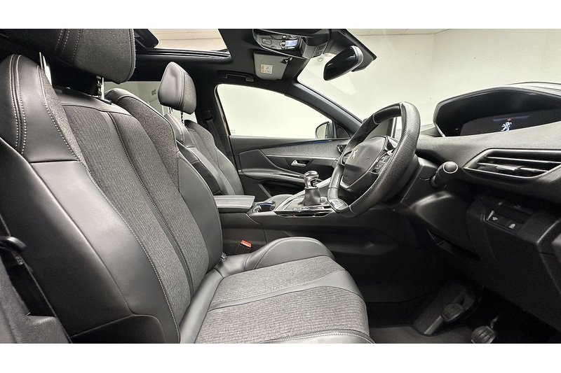 Peugeot 3008 PureTech GT Line Premium - U4116