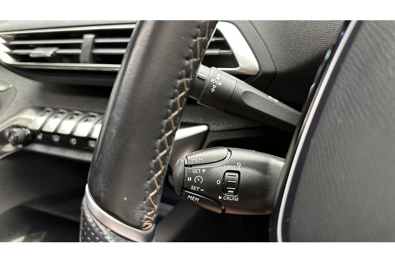Peugeot 3008 PureTech GT Line Premium - U4116