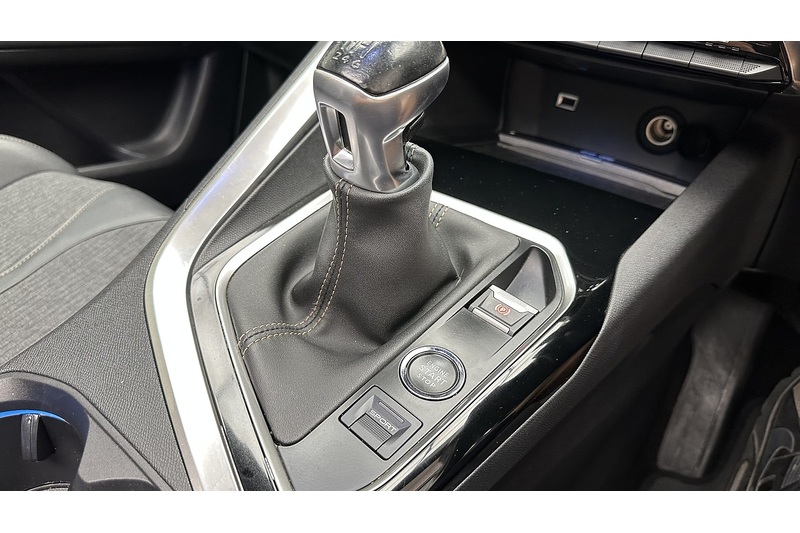 Peugeot 3008 PureTech GT Line Premium - U4116