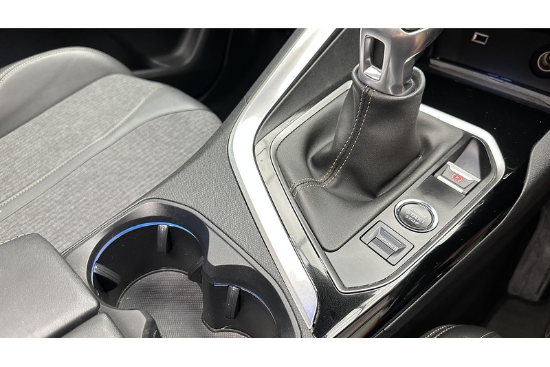 Peugeot 3008 PureTech GT Line Premium - U4116