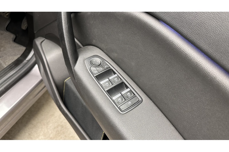 Renault Captur E-TECH S Edition - U4119