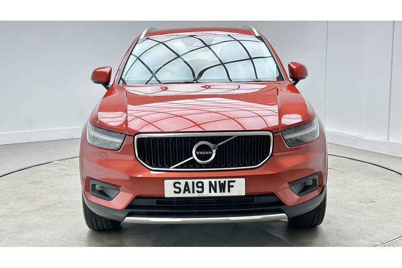 Volvo XC40 T3 Momentum Pro - U4144