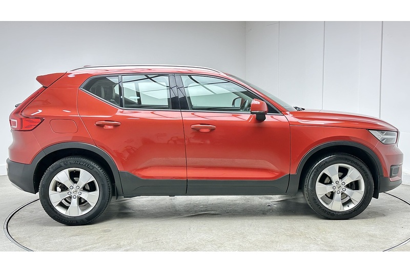 Volvo XC40 T3 Momentum Pro - U4144