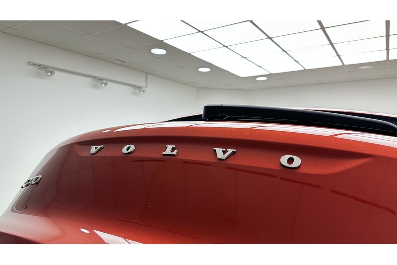 Volvo XC40 T3 Momentum Pro - U4144