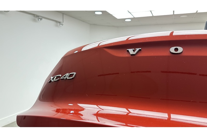 Volvo XC40 T3 Momentum Pro - U4144
