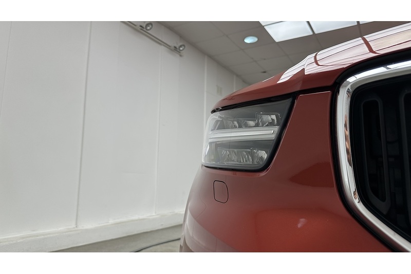 Volvo XC40 T3 Momentum Pro - U4144