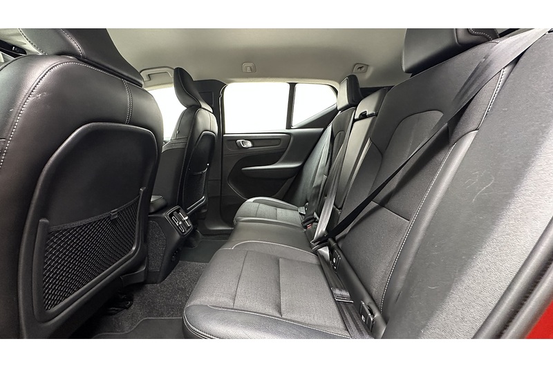 Volvo XC40 T3 Momentum Pro - U4144