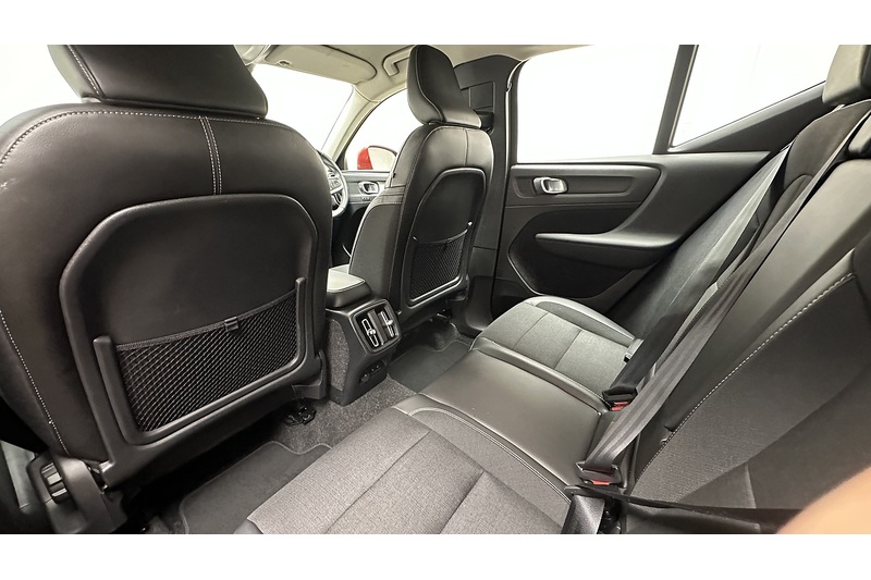 Volvo XC40 T3 Momentum Pro - U4144